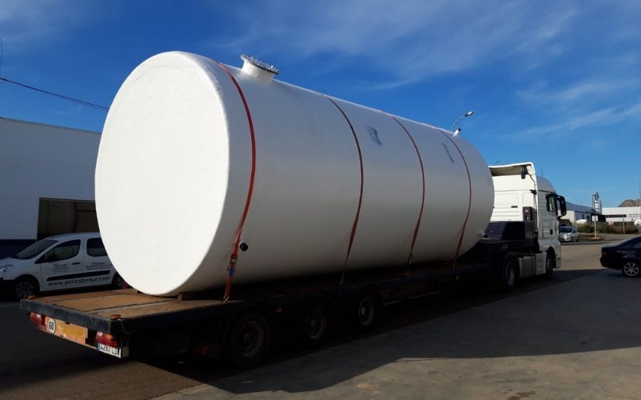 depósitos de poliéster para almacenar agua