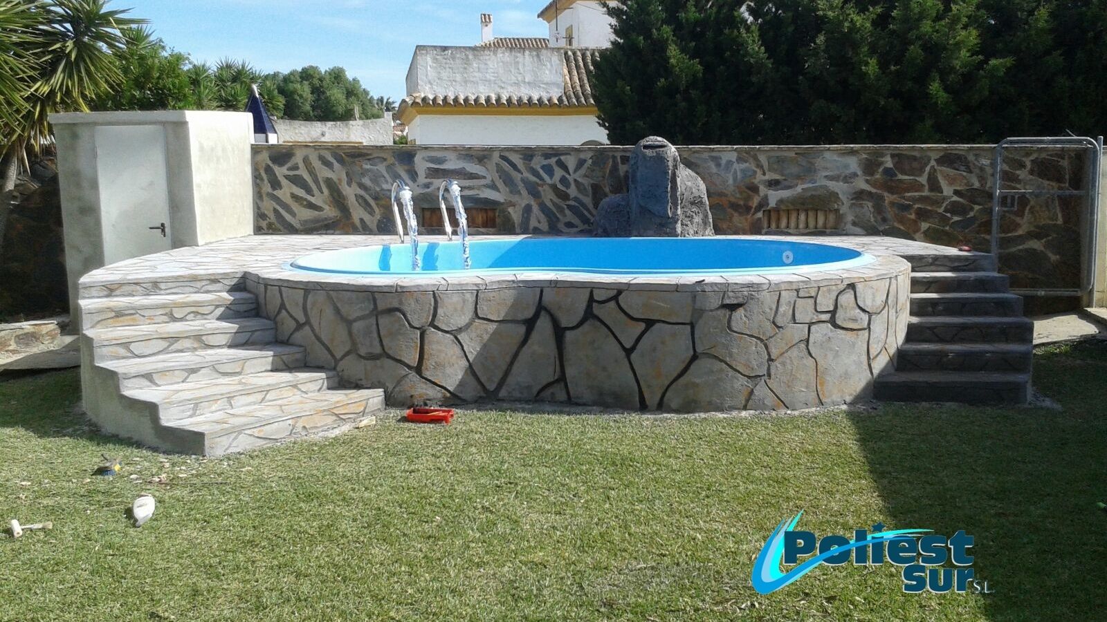 fabricación de piscinas de poliéster a medida