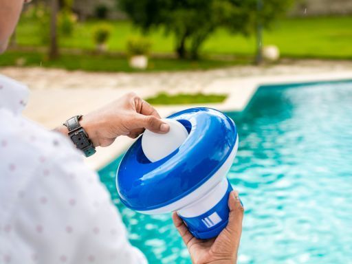 mantenimiento de piscinas con sol