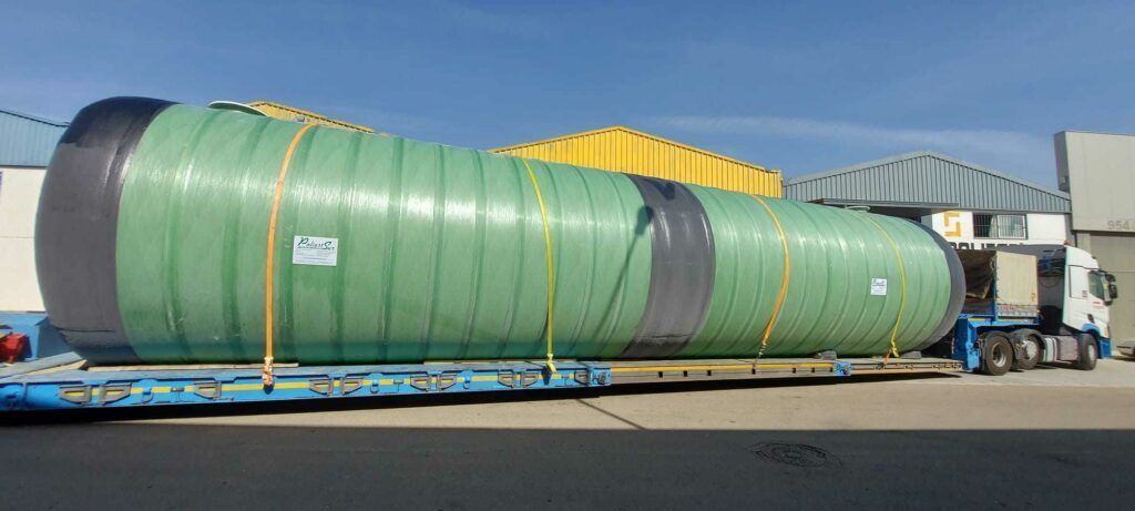 ventajas de los depósitos de poliéster a medida