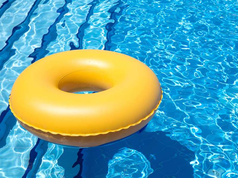 consejos para proteger tu piscina del frío
