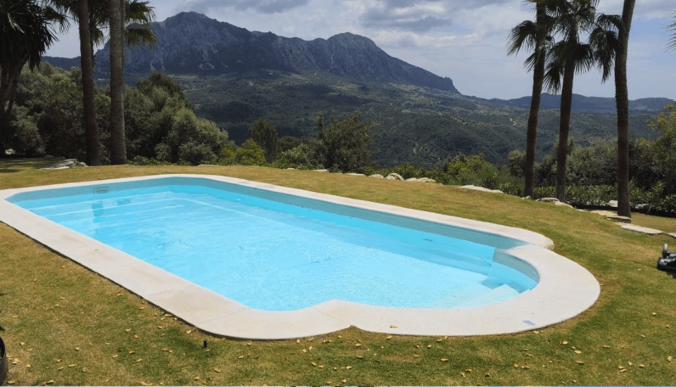 ventajas piscinas prefabricadas poliéster