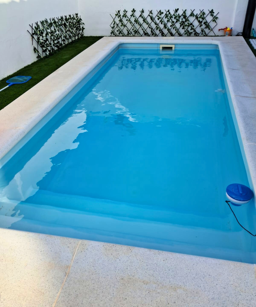 Piscina de poliéster modelo Alba