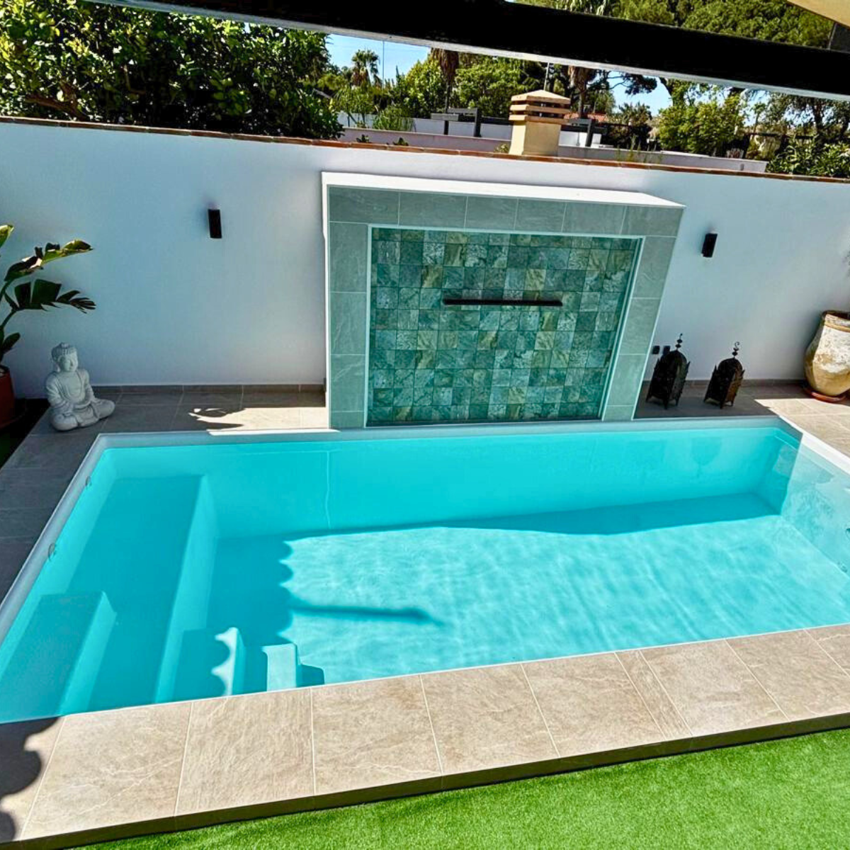 Piscina de poliéster modelo Clara