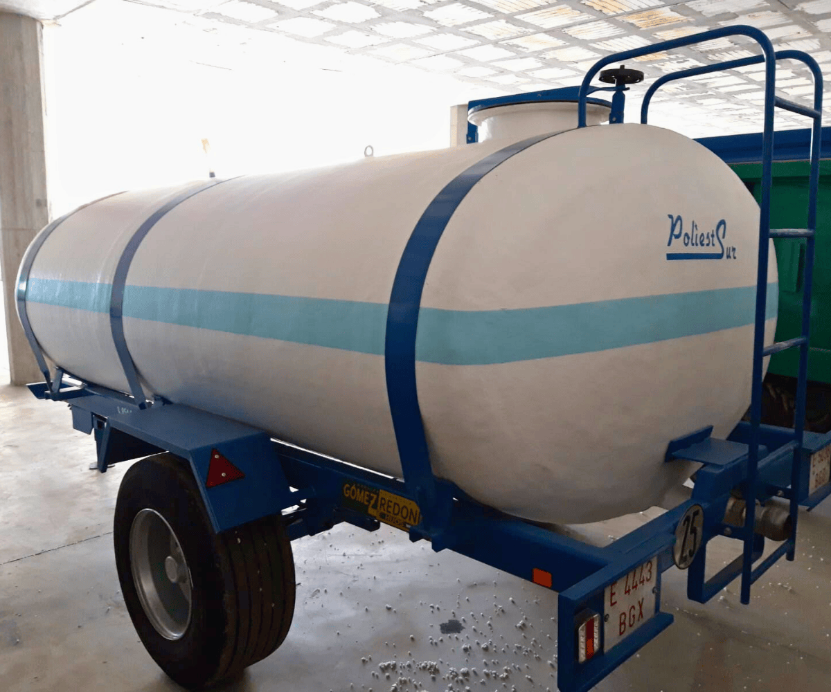 Cuba de poliéster con soporte metálico