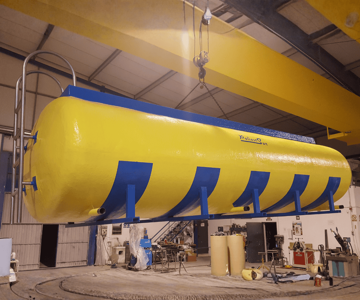 Cuba de poliéster con soporte metálico