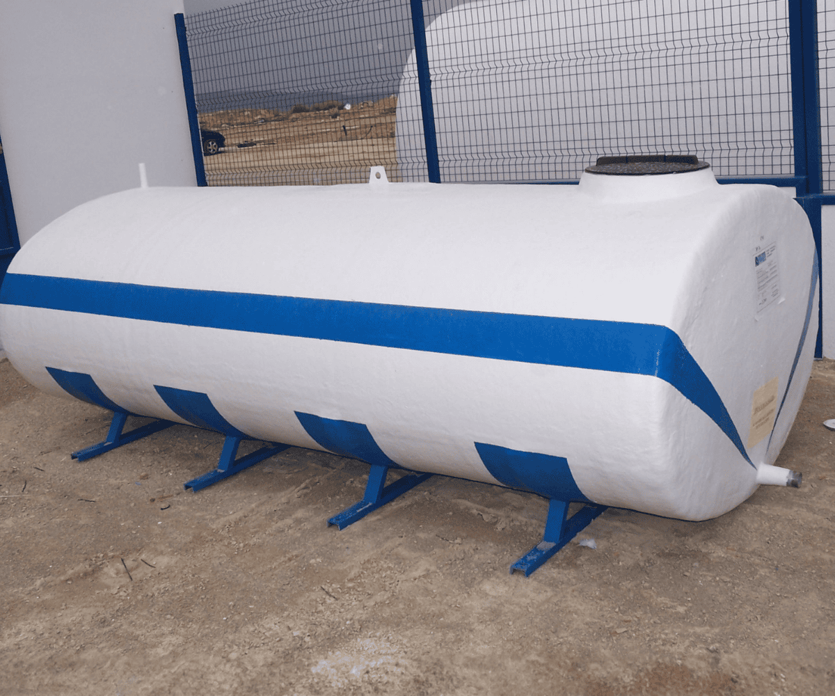 Cuba de poliéster con soporte metálico