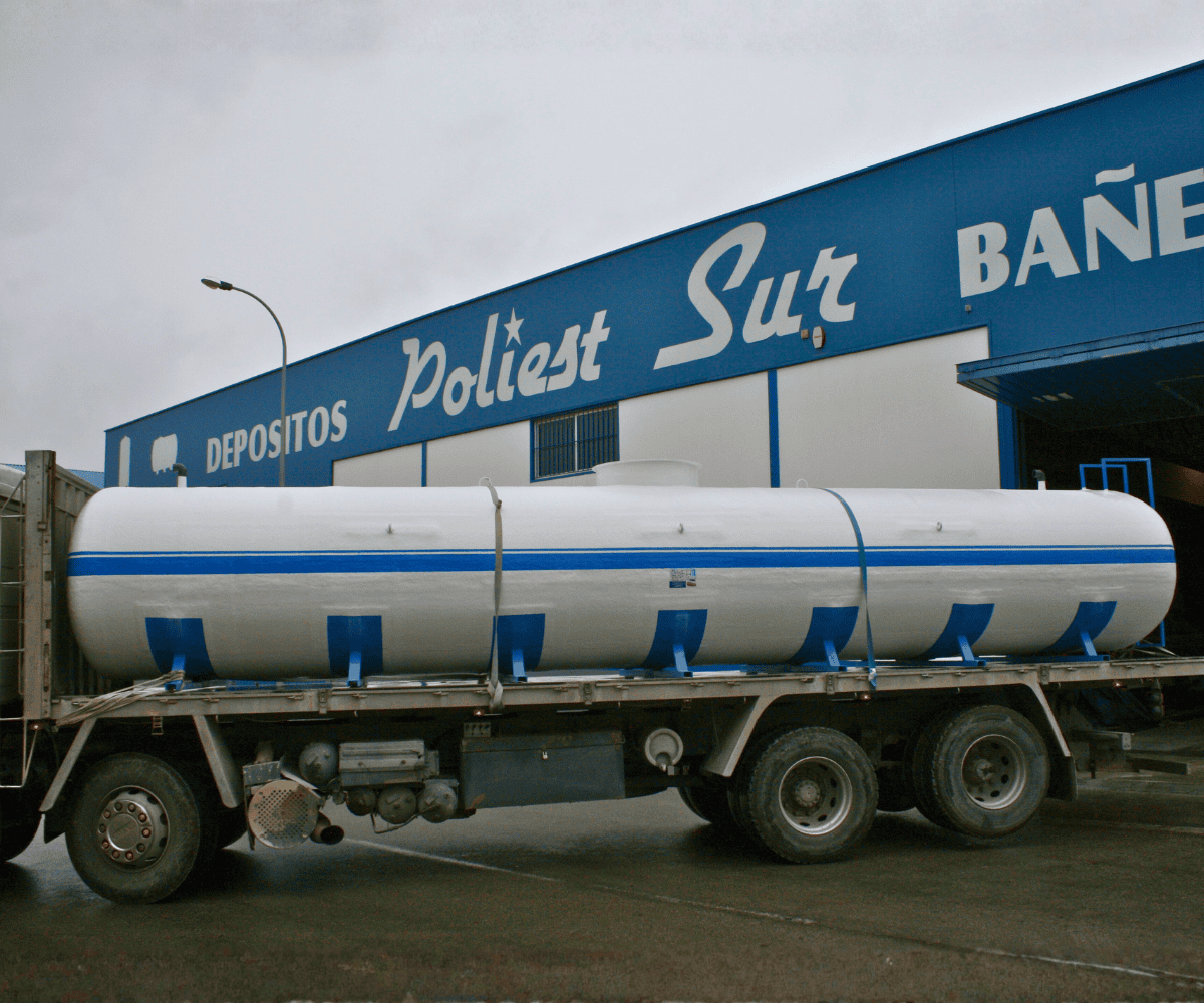 Cuba de poliéster con soporte metálico