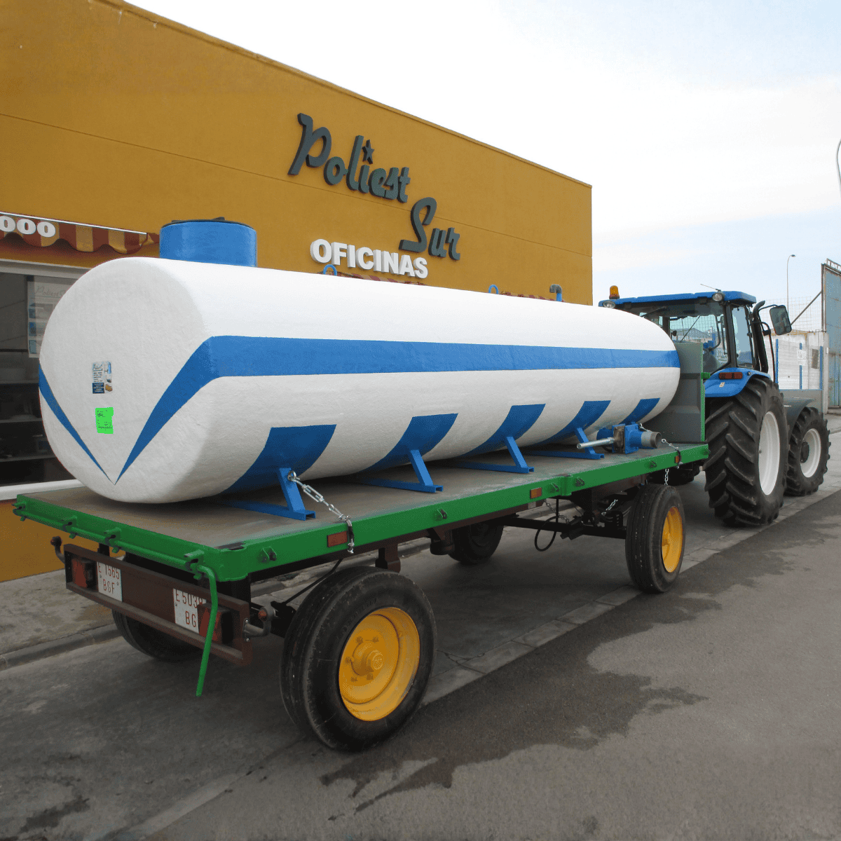 Cuba de poliéster con soporte metálico