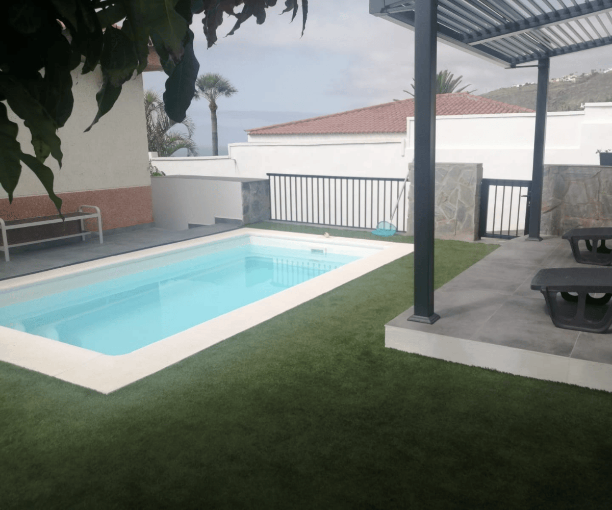 Piscina de poliéster modelo Dora - Imagen 3