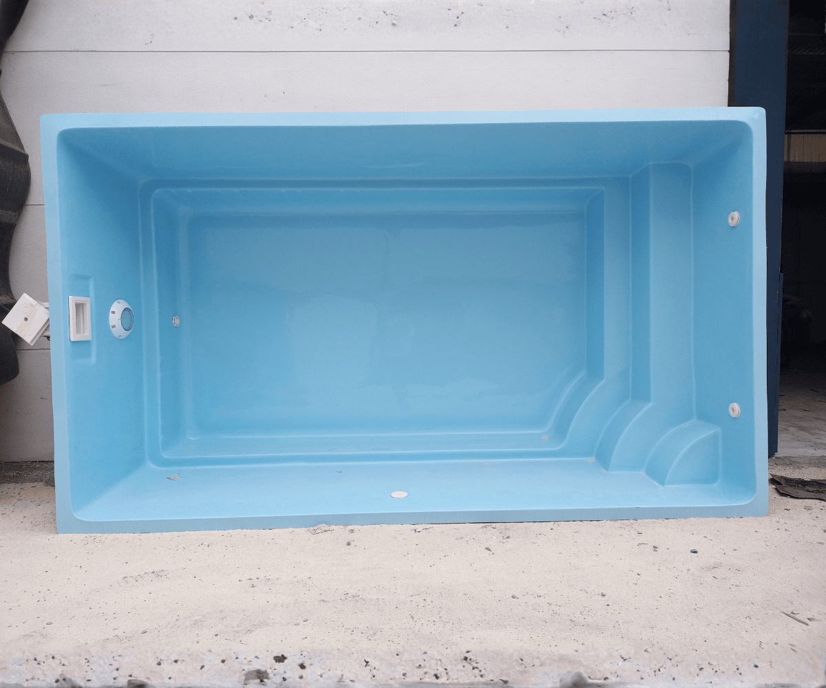 Piscina de poliéster modelo Dora