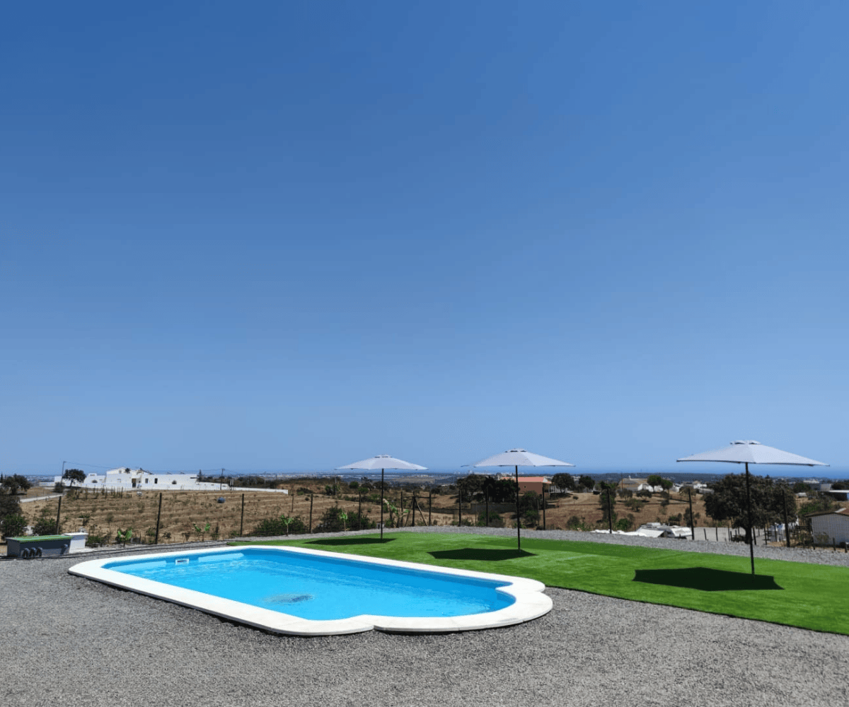 Piscina de poliéster modelo Dunia