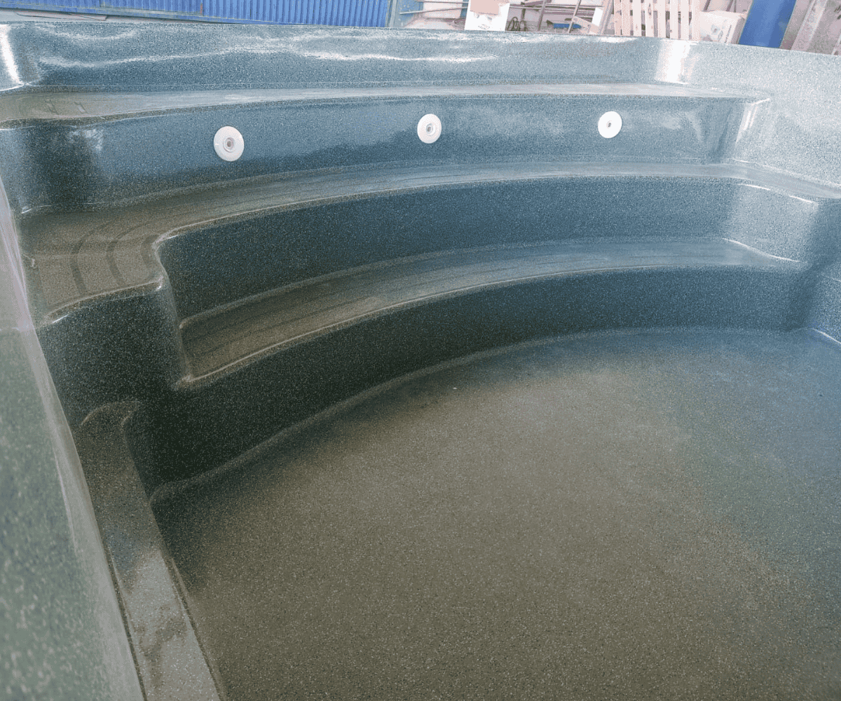 Piscina de poliéster modelo Estela