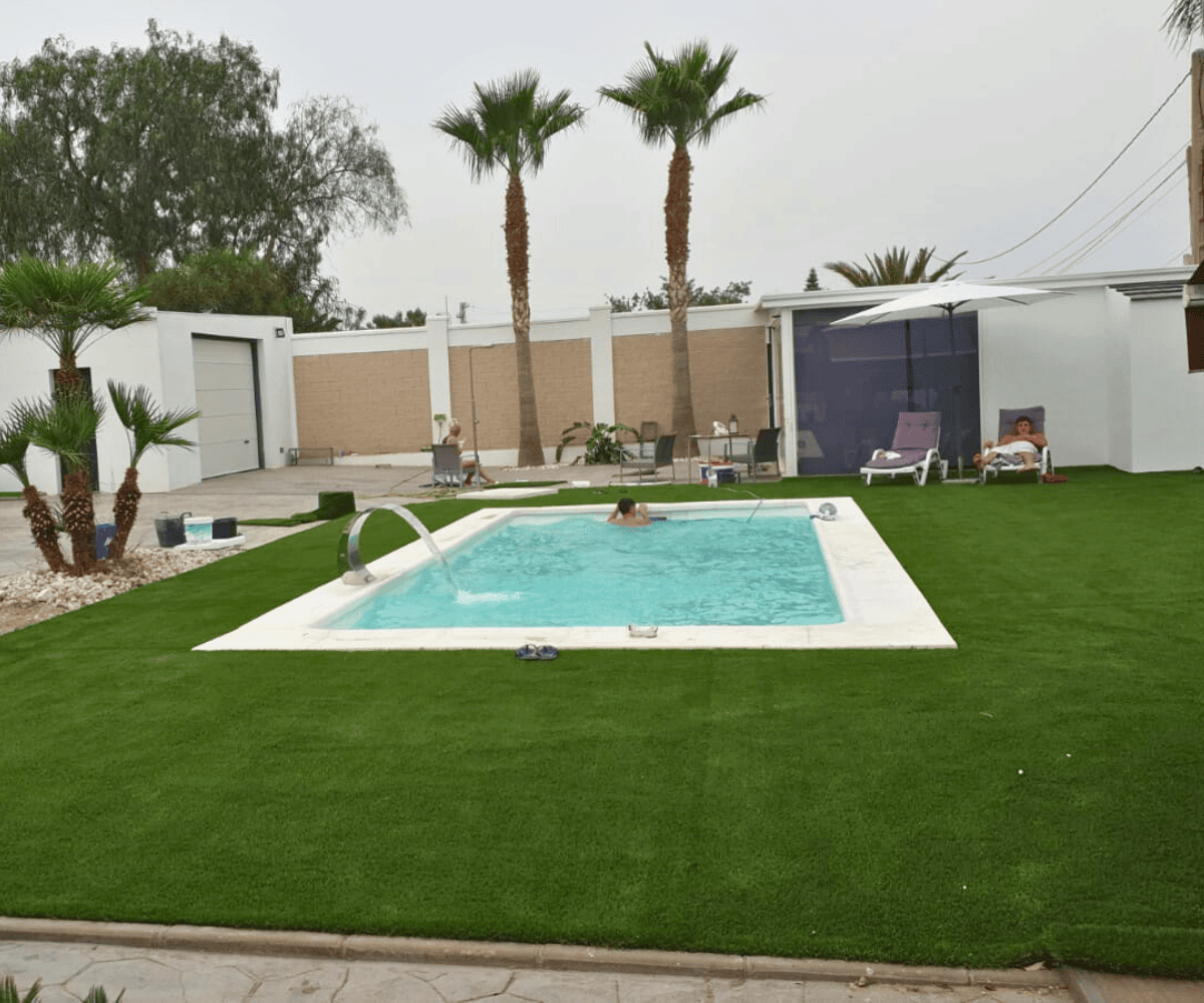 Piscina de poliéster modelo Estela