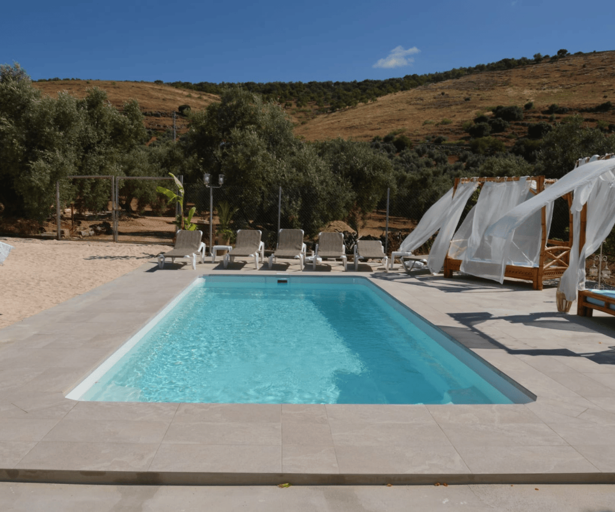 Piscina de poliéster modelo Estela