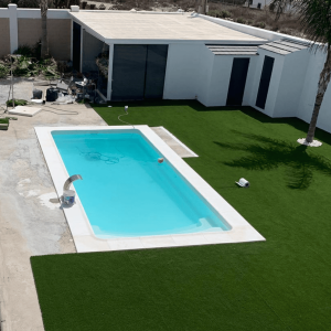 Piscina de poliéster modelo Estela