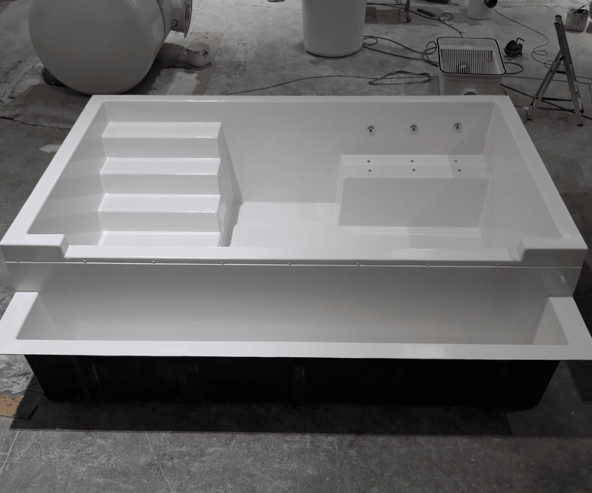 Piscina de poliéster modelo Greta - Imagen 4