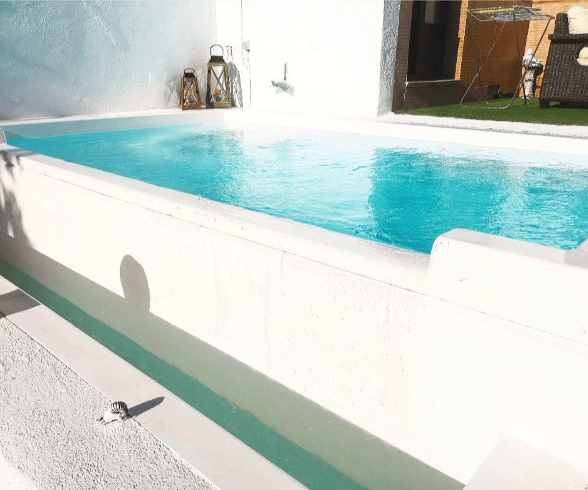 Piscina de poliéster modelo Greta