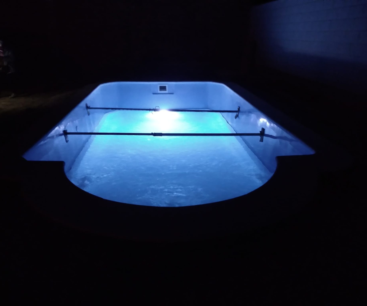 Piscina de poliéster modelo Melisa