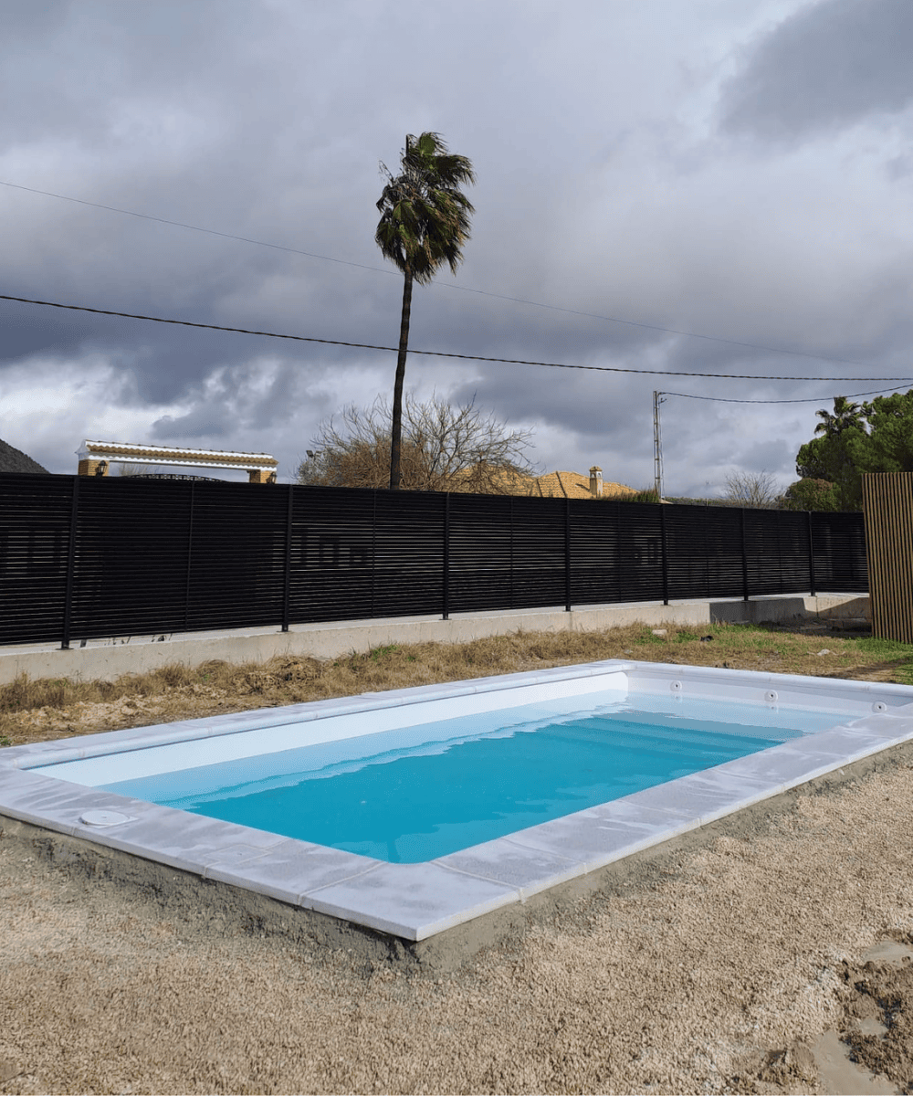 Piscina de poliéster modelo Nerea
