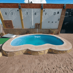 Piscina de poliéster modelo Pamela