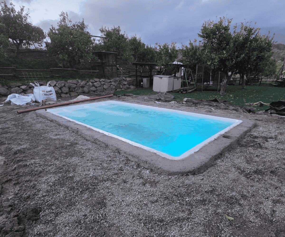 Piscina de poliéster modelo Paola - Imagen 3