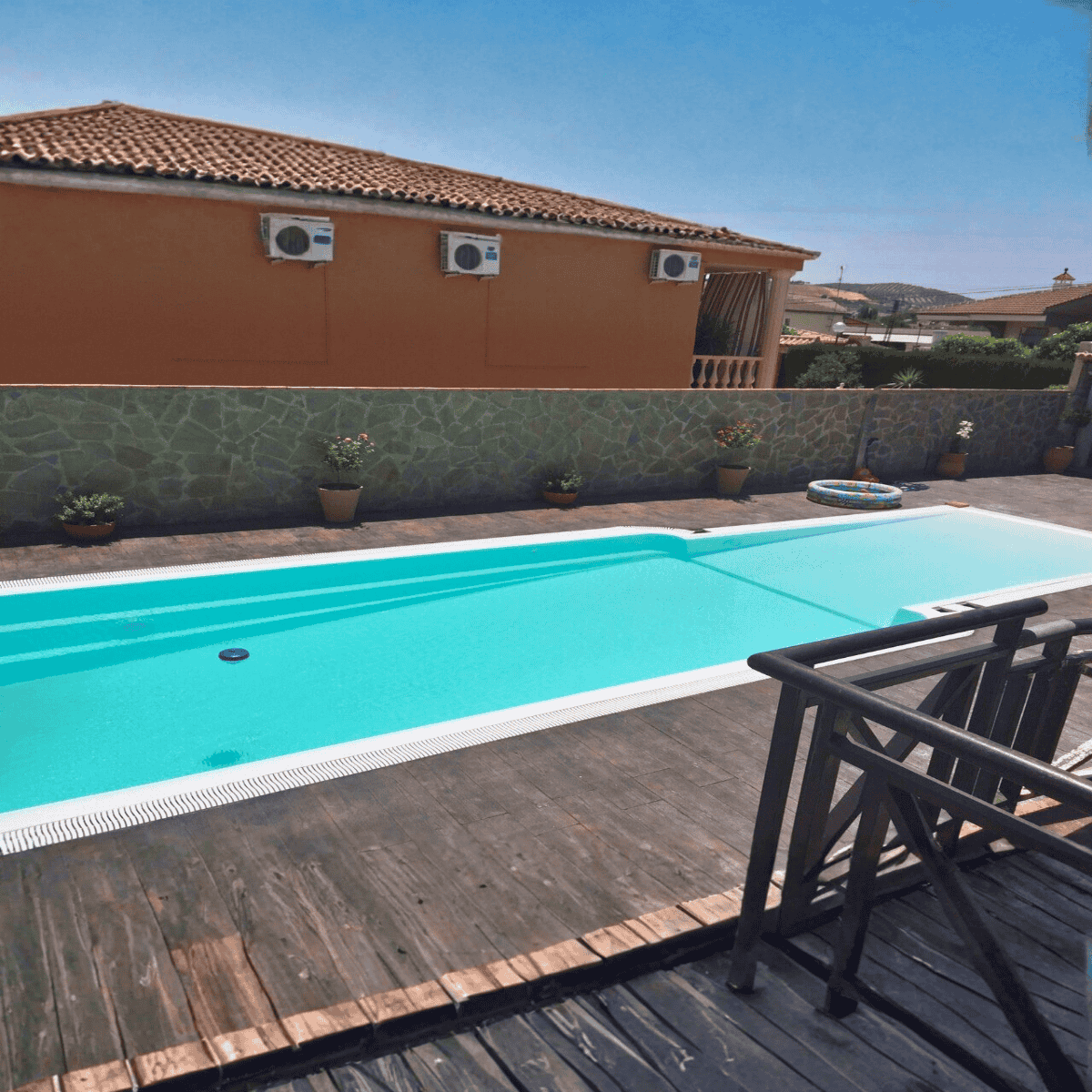 Piscina de poliéster tipo playa