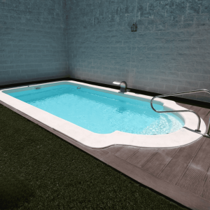 Piscina de poliéster modelo Romana