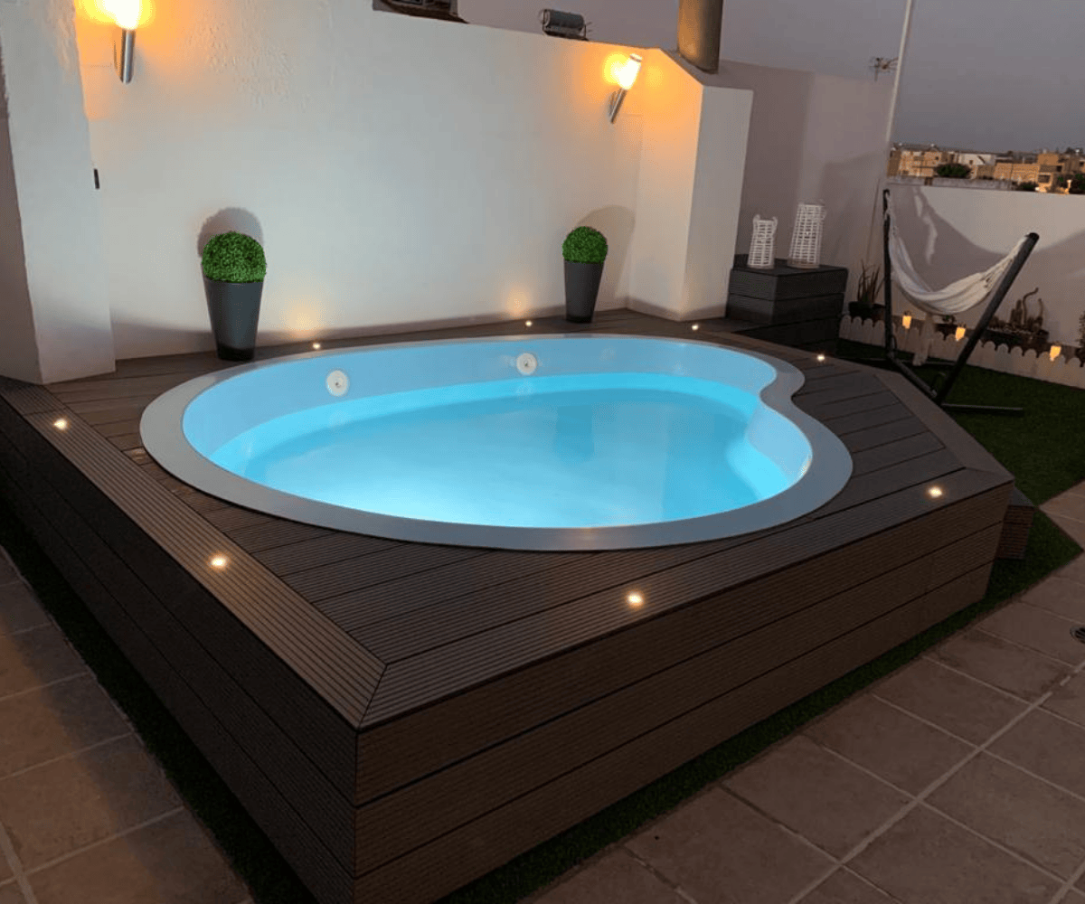 Piscina de poliester modelo Vero