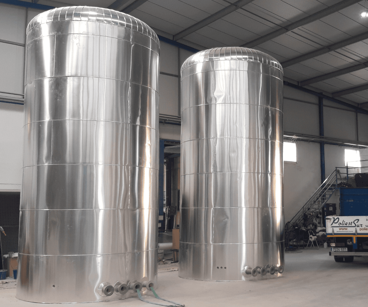 Depósito de poliéster vertical de fondo plano