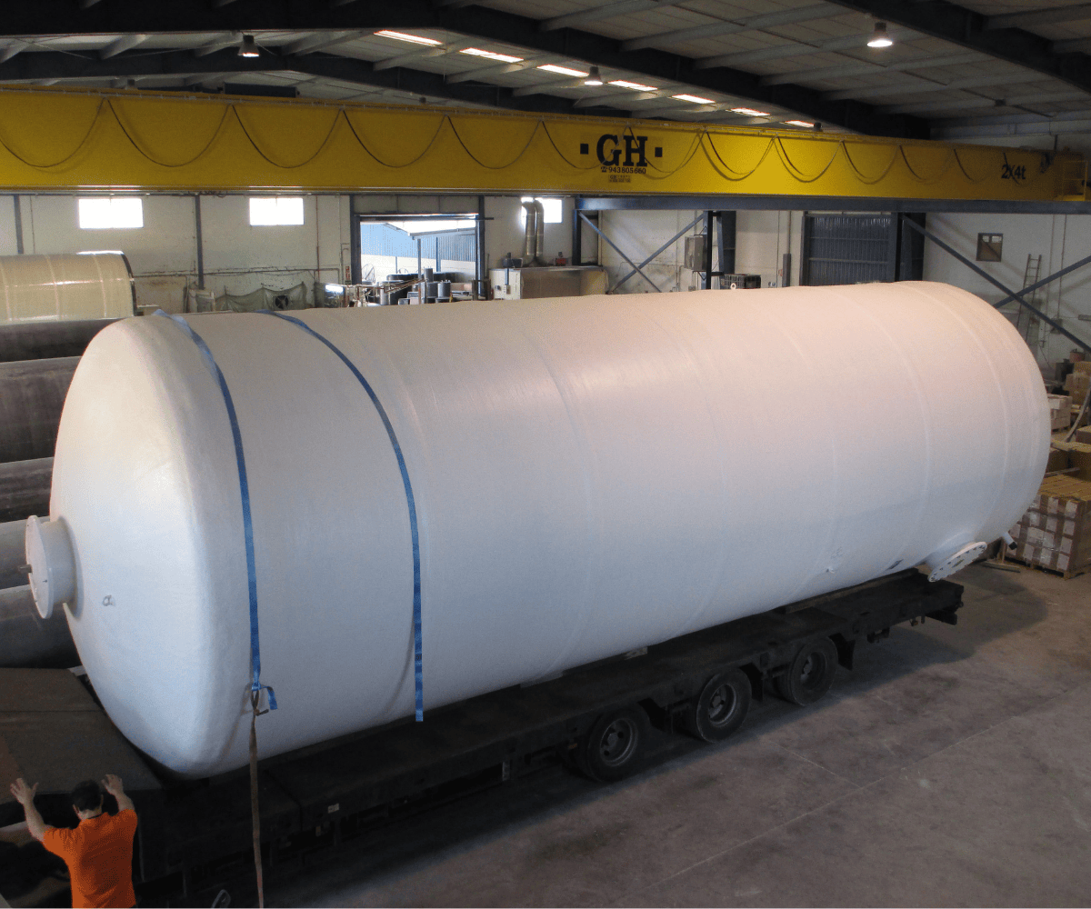 Depósito de poliéster vertical de fondo plano